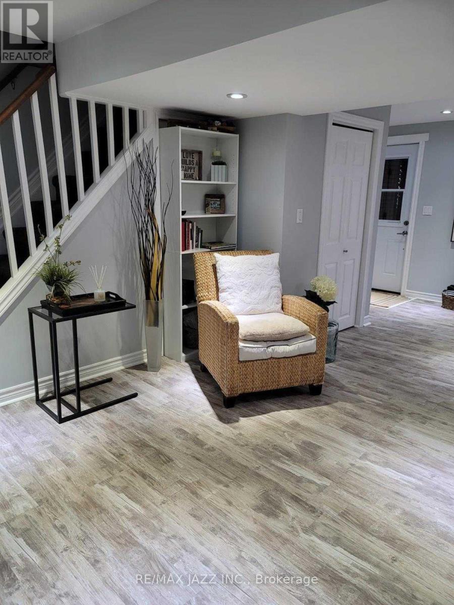 900 Juniper Street, Oshawa (Centennial), Ontario  L1G 3E1 - Photo 2 - E12749098