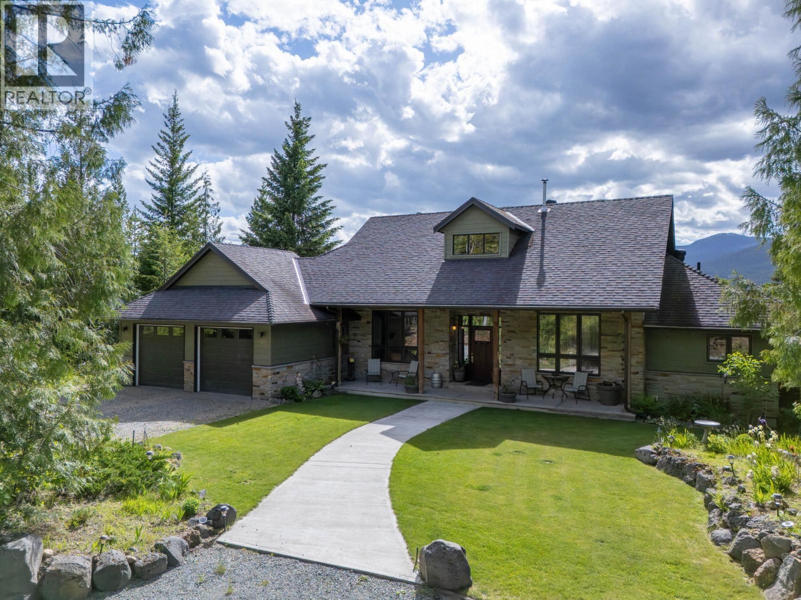 1249 CLEARWATER VALLEY Road, Clearwater, British Columbia