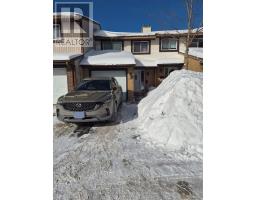 82 STOKES CRESCENT E, Ottawa, Ontario