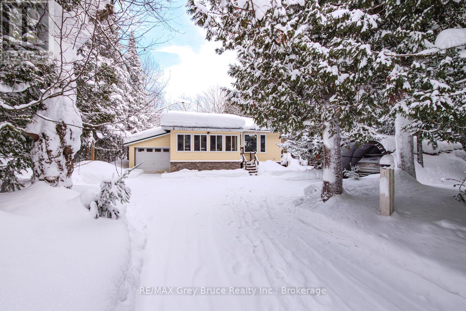 496 BERFORD LAKE ROAD, South Bruce Peninsula, Ontario