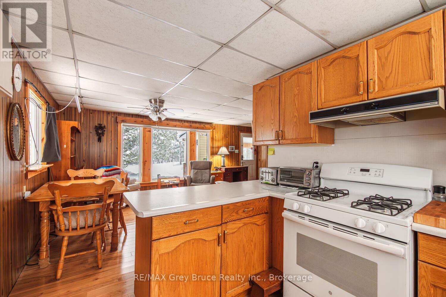 496 Berford Lake Road, South Bruce Peninsula, Ontario  N0H 2T0 - Photo 18 - X12749218