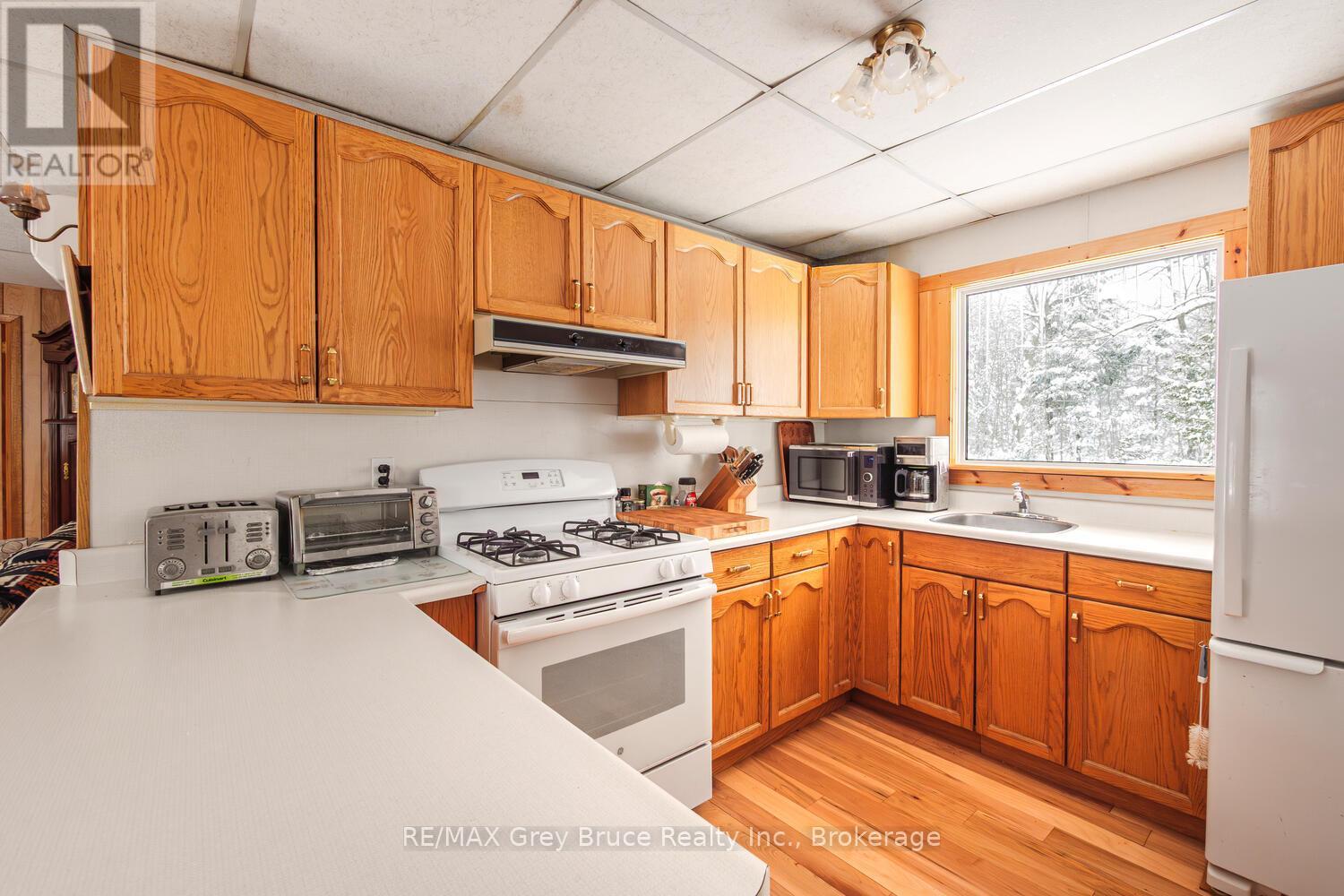496 Berford Lake Road, South Bruce Peninsula, Ontario  N0H 2T0 - Photo 19 - X12749218