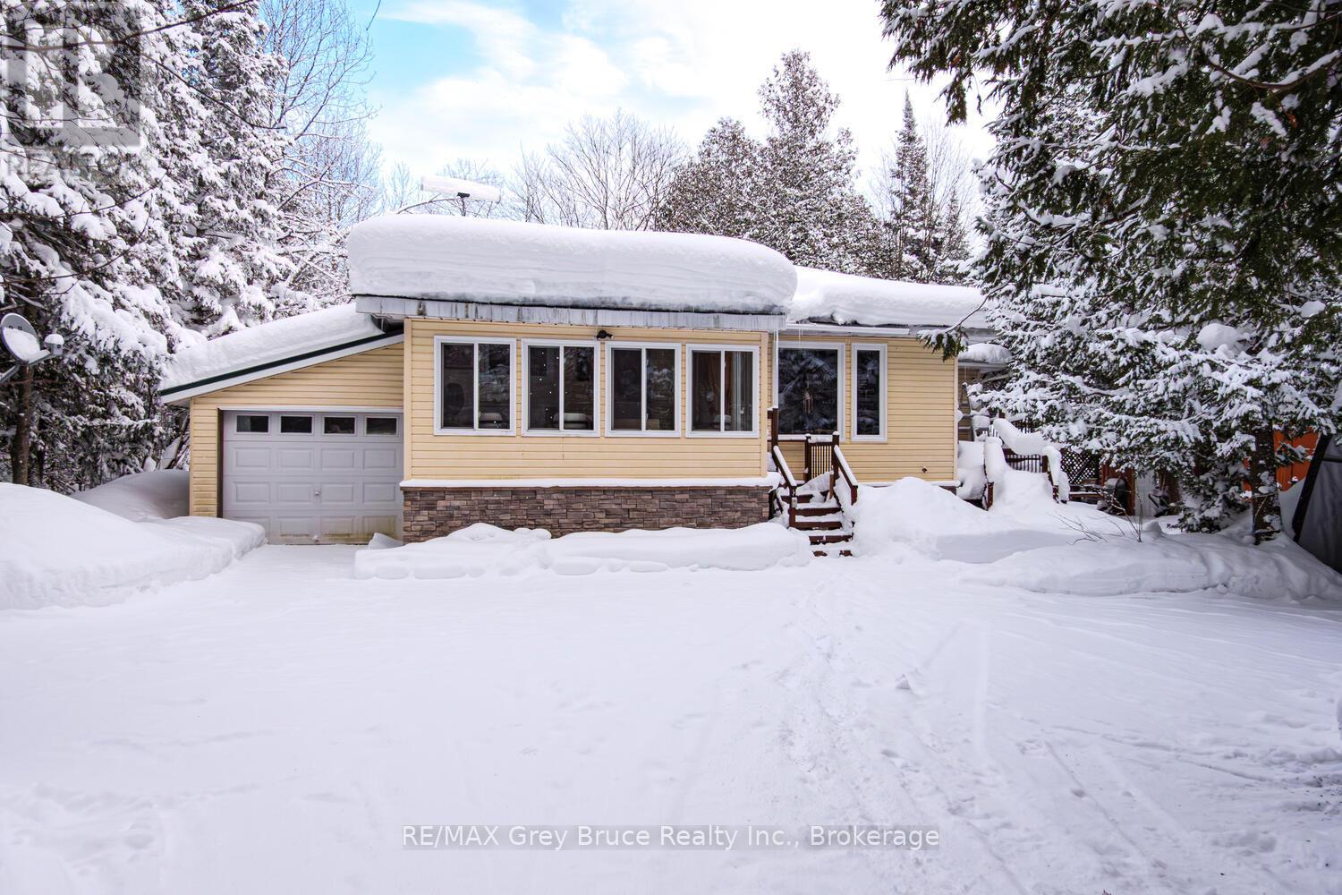 496 Berford Lake Road, South Bruce Peninsula, Ontario  N0H 2T0 - Photo 2 - X12749218