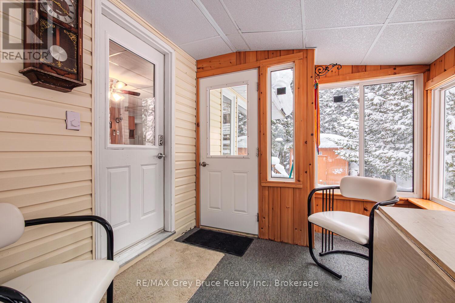 496 Berford Lake Road, South Bruce Peninsula, Ontario  N0H 2T0 - Photo 8 - X12749218