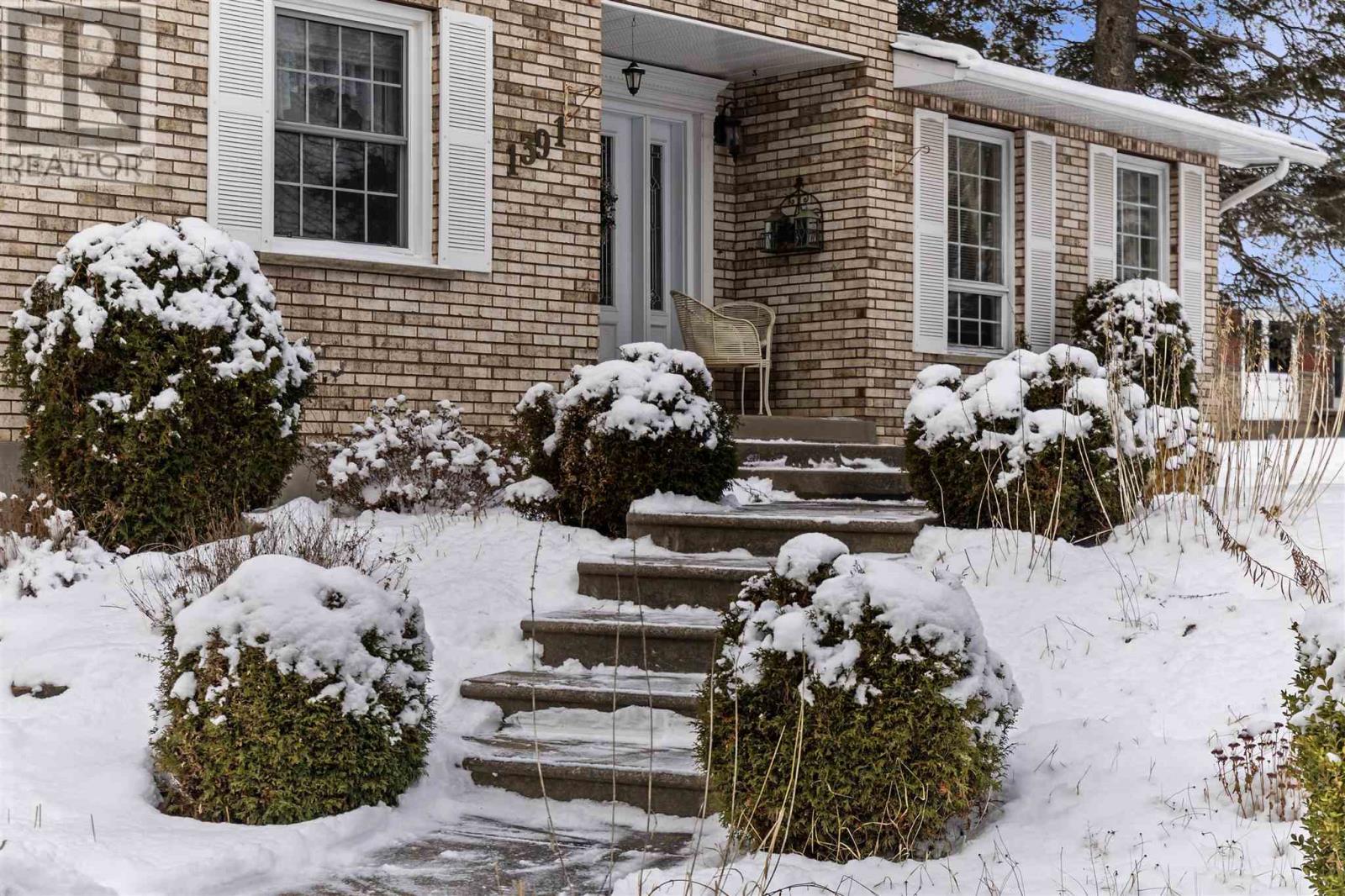 1391 Great Northern Rd, Sault Ste. Marie, Ontario  P6B 0C1 - Photo 4 - SM253405