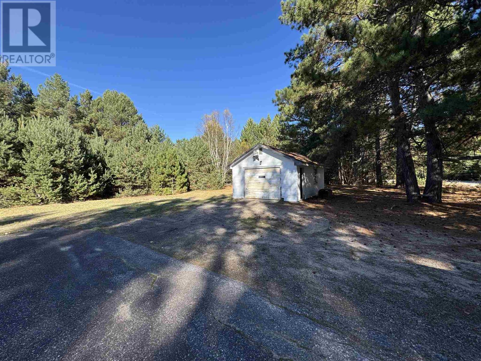 19 Low Ave, Gogama, Ontario  P0M 1W0 - Photo 2 - SM260203