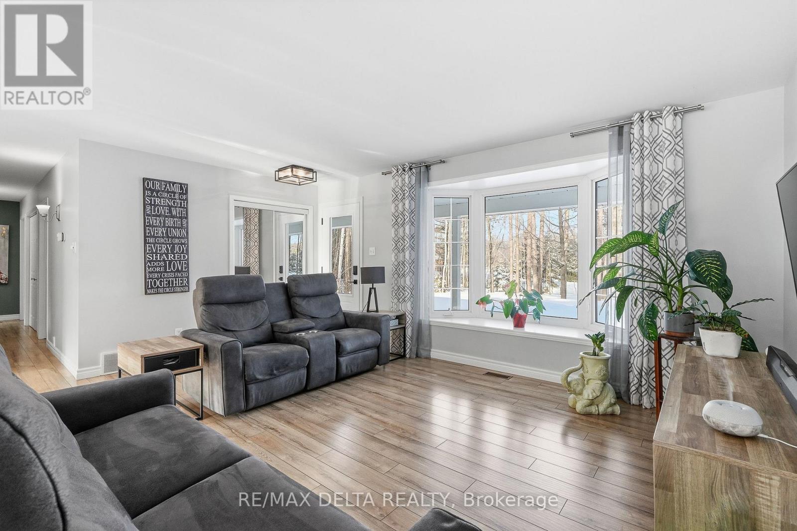 392 Concession 4 Concession, Alfred And Plantagenet, Ontario  K0B 1L0 - Photo 4 - X12749196