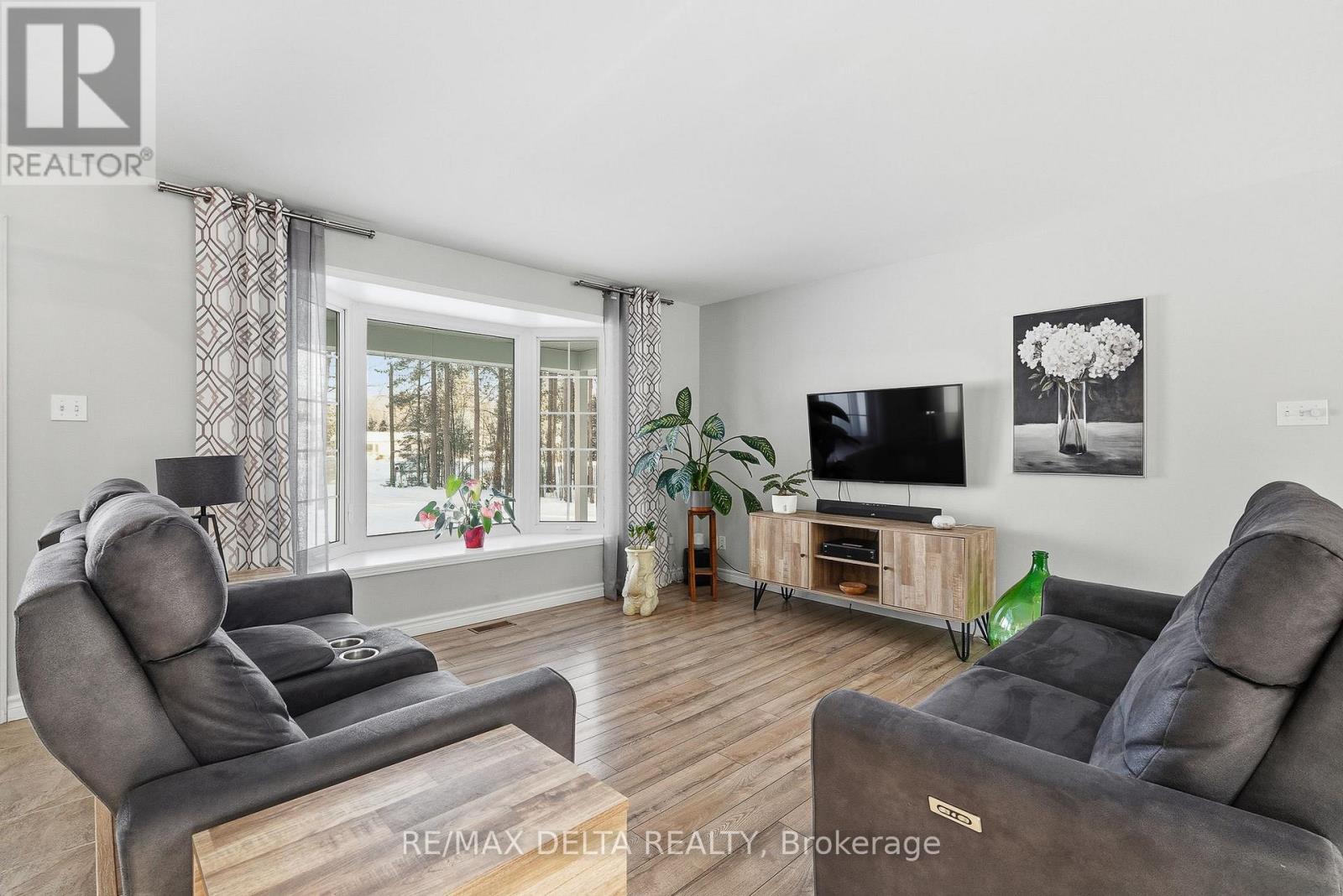 392 Concession 4 Concession, Alfred And Plantagenet, Ontario  K0B 1L0 - Photo 5 - X12749196