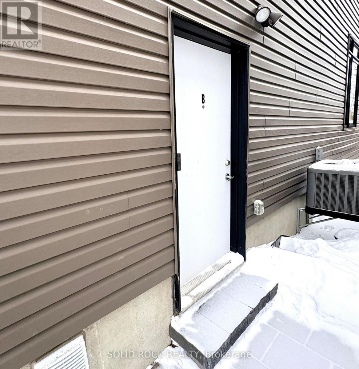 B - 228 Glynn Avenue, Ottawa, Ontario  K1K 1S3 - Photo 3 - X12749210