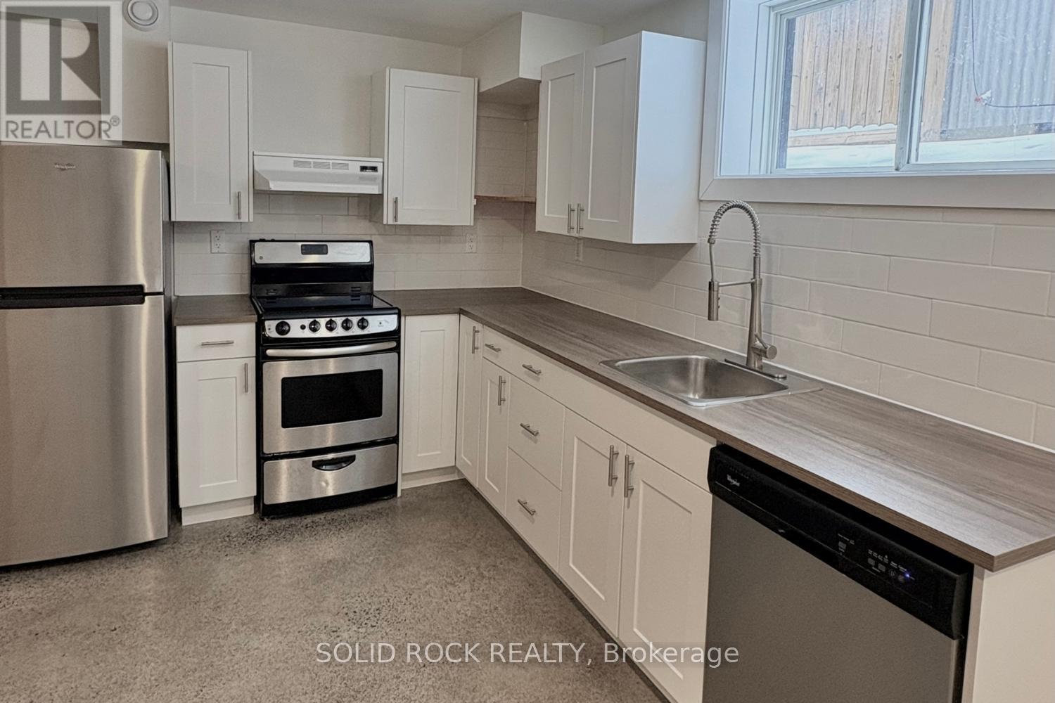 B - 228 Glynn Avenue, Ottawa, Ontario  K1K 1S3 - Photo 4 - X12749210