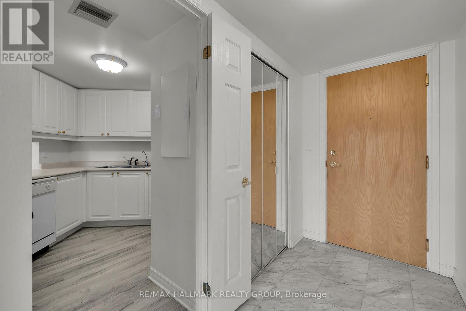 503 - 3105 Carling Avenue, Ottawa, Ontario  K2H 5A6 - Photo 5 - X12749268