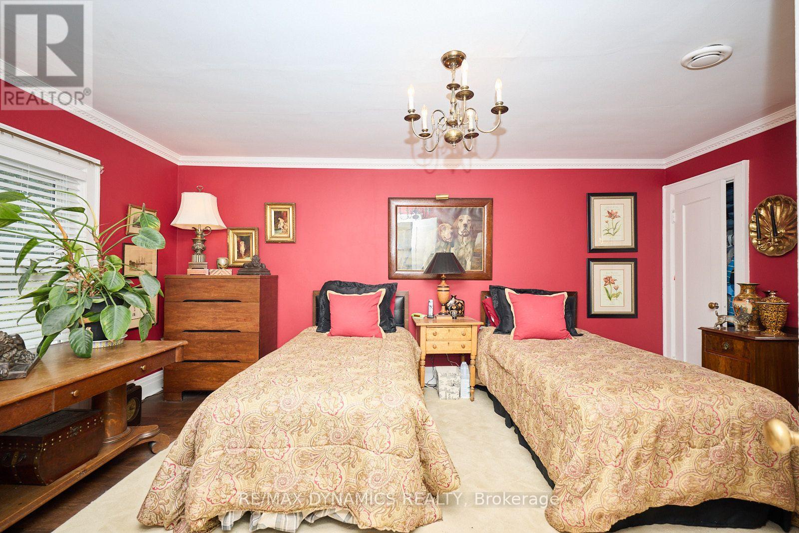 10 Thairs Avenue, St. Catharines, Ontario  L2R 6P1 - Photo 23 - X12749278