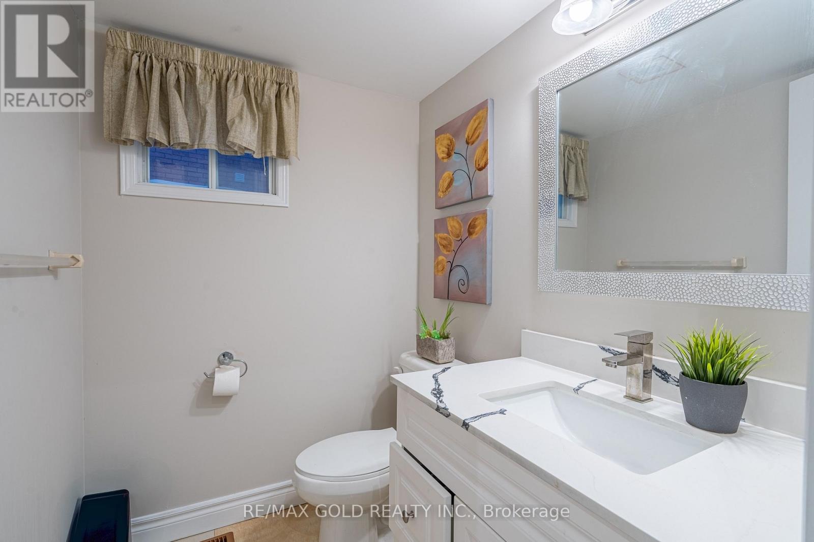 32 Heddon Court, Brampton, Ontario  L6Z 4H2 - Photo 10 - W12744872