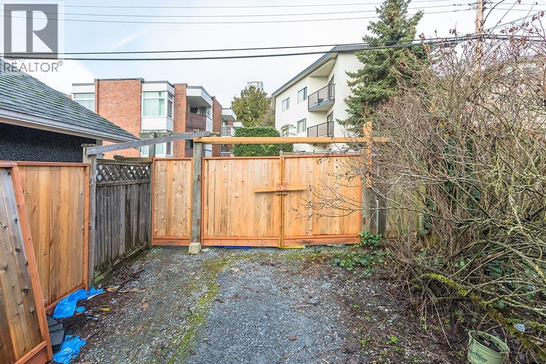 2155 W 45th Avenue, Vancouver, British Columbia  V6M 2J2 - Photo 3 - R3085237