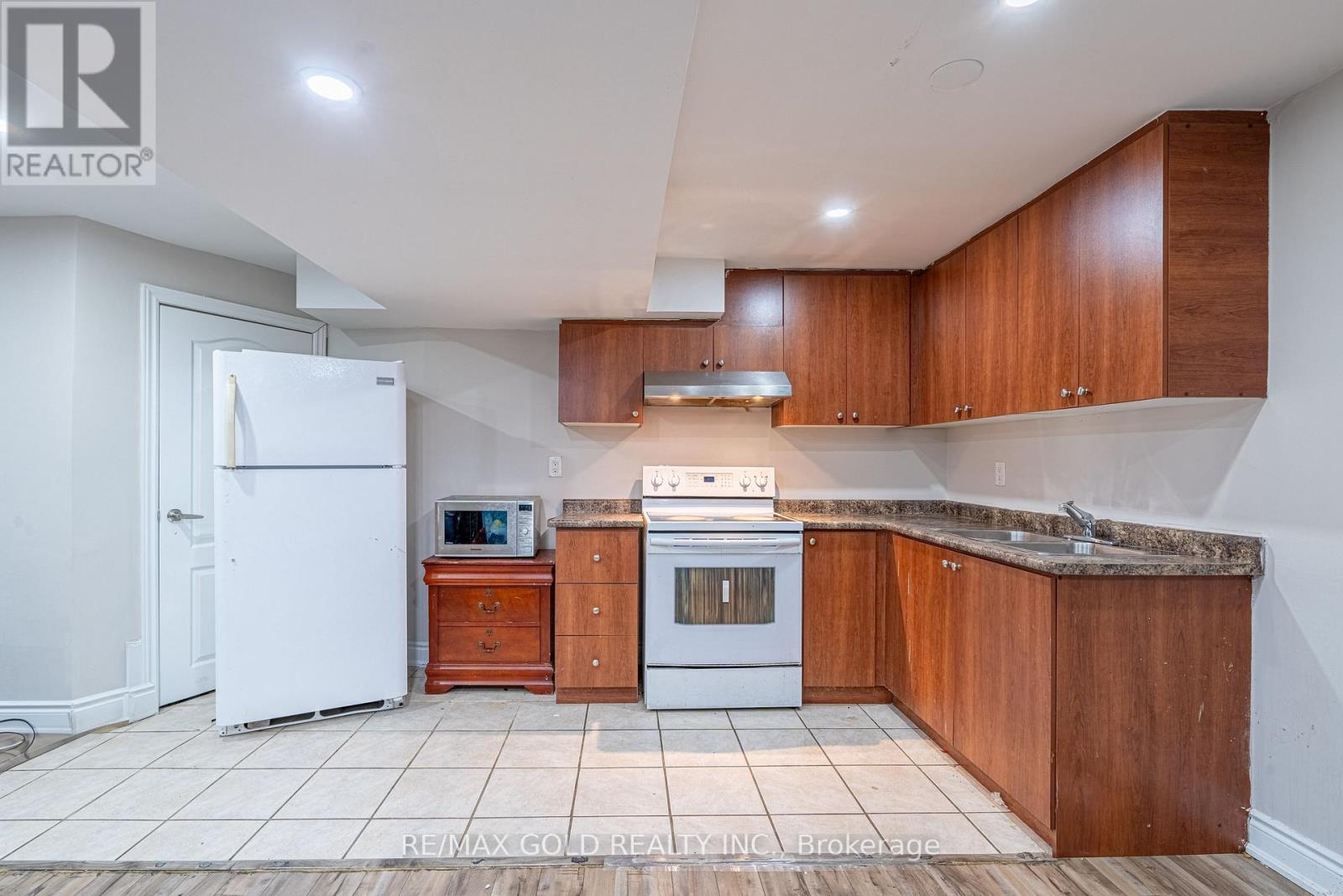 32 Heddon Court, Brampton, Ontario  L6Z 4H2 - Photo 27 - W12744872