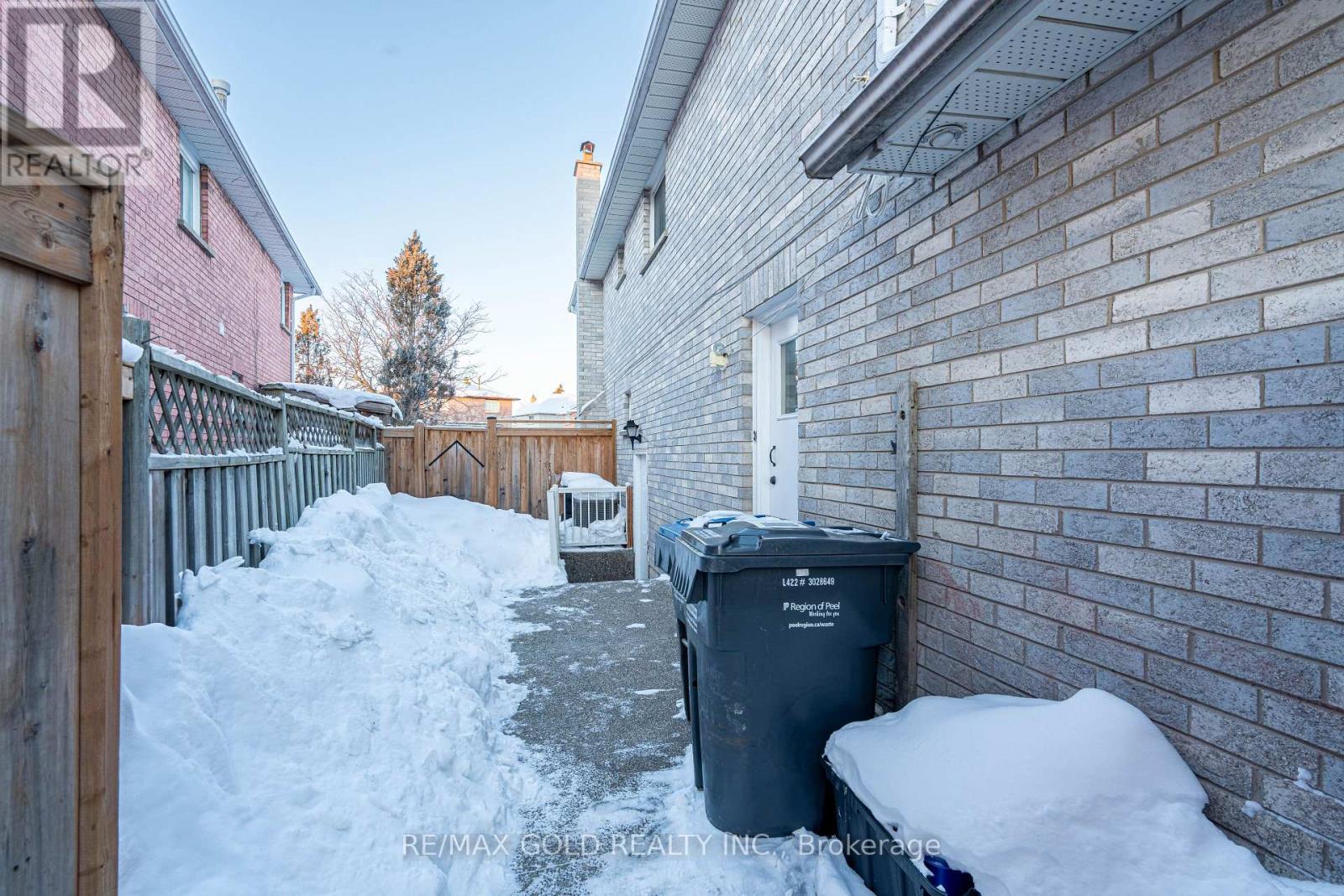 32 Heddon Court, Brampton, Ontario  L6Z 4H2 - Photo 35 - W12744872