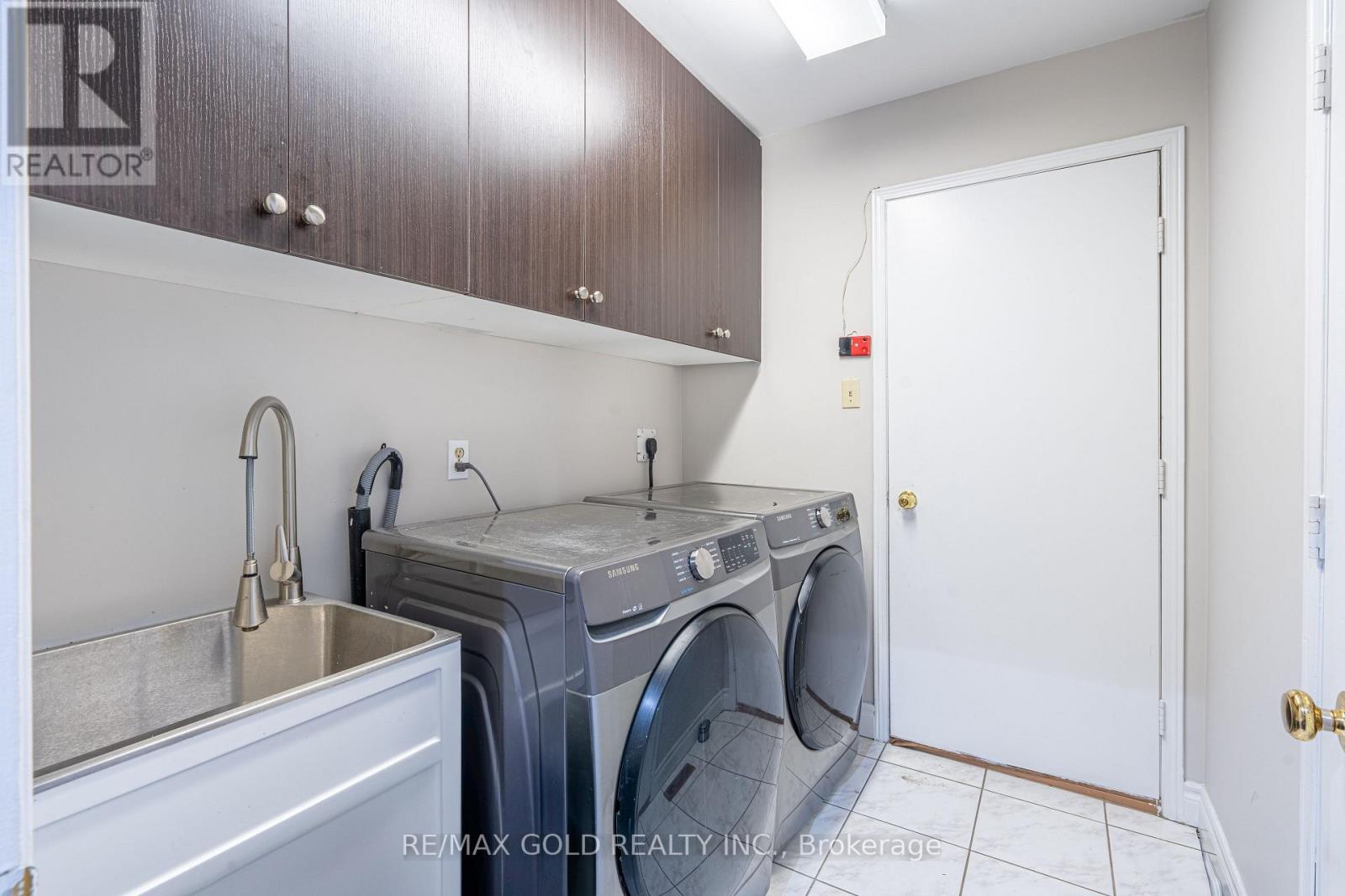 32 Heddon Court, Brampton, Ontario  L6Z 4H2 - Photo 9 - W12744872