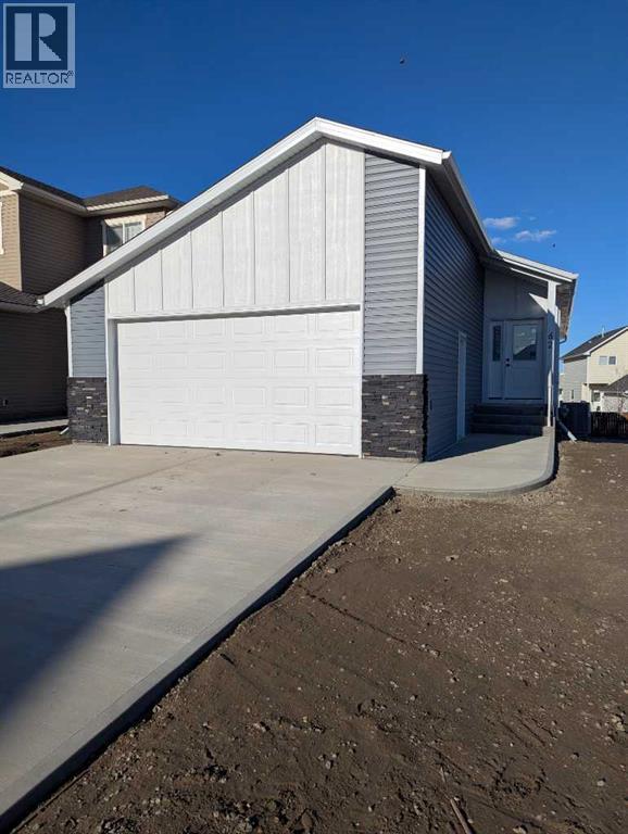 62 Sunwood Crescent SW, Medicine Hat, Alberta