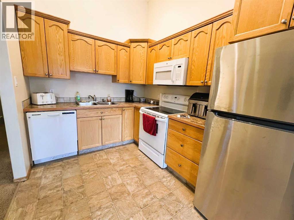 492 Hilton Crescent Ne, Medicine Hat, Alberta  T1C 1E5 - Photo 2 - A2281139