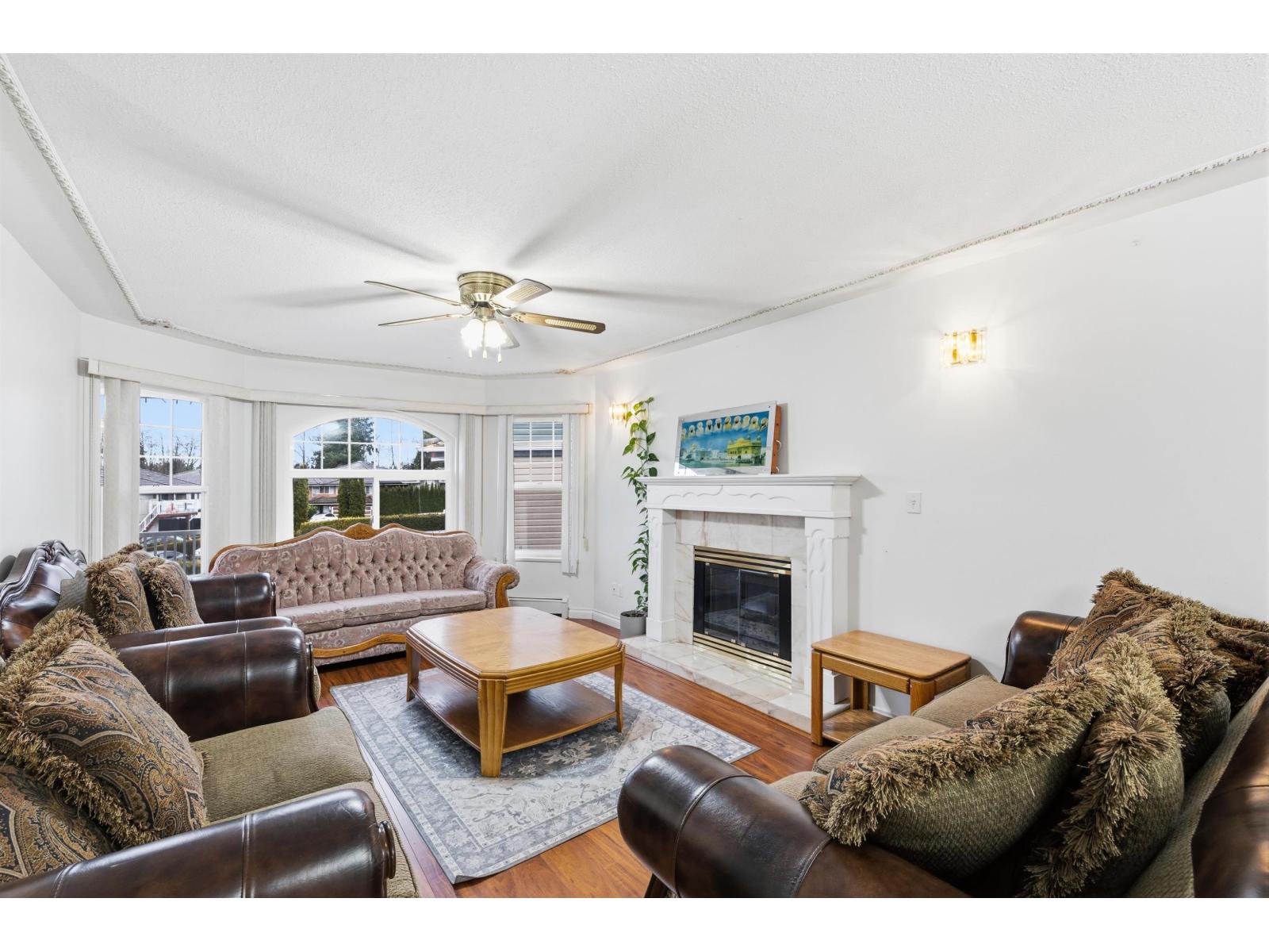 7076 122a Street, Surrey, British Columbia  V3W 4Z8 - Photo 3 - R3081676