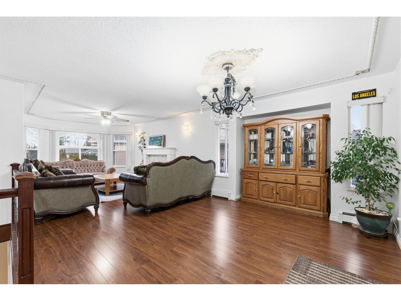 7076 122a Street, Surrey, British Columbia  V3W 4Z8 - Photo 5 - R3081676