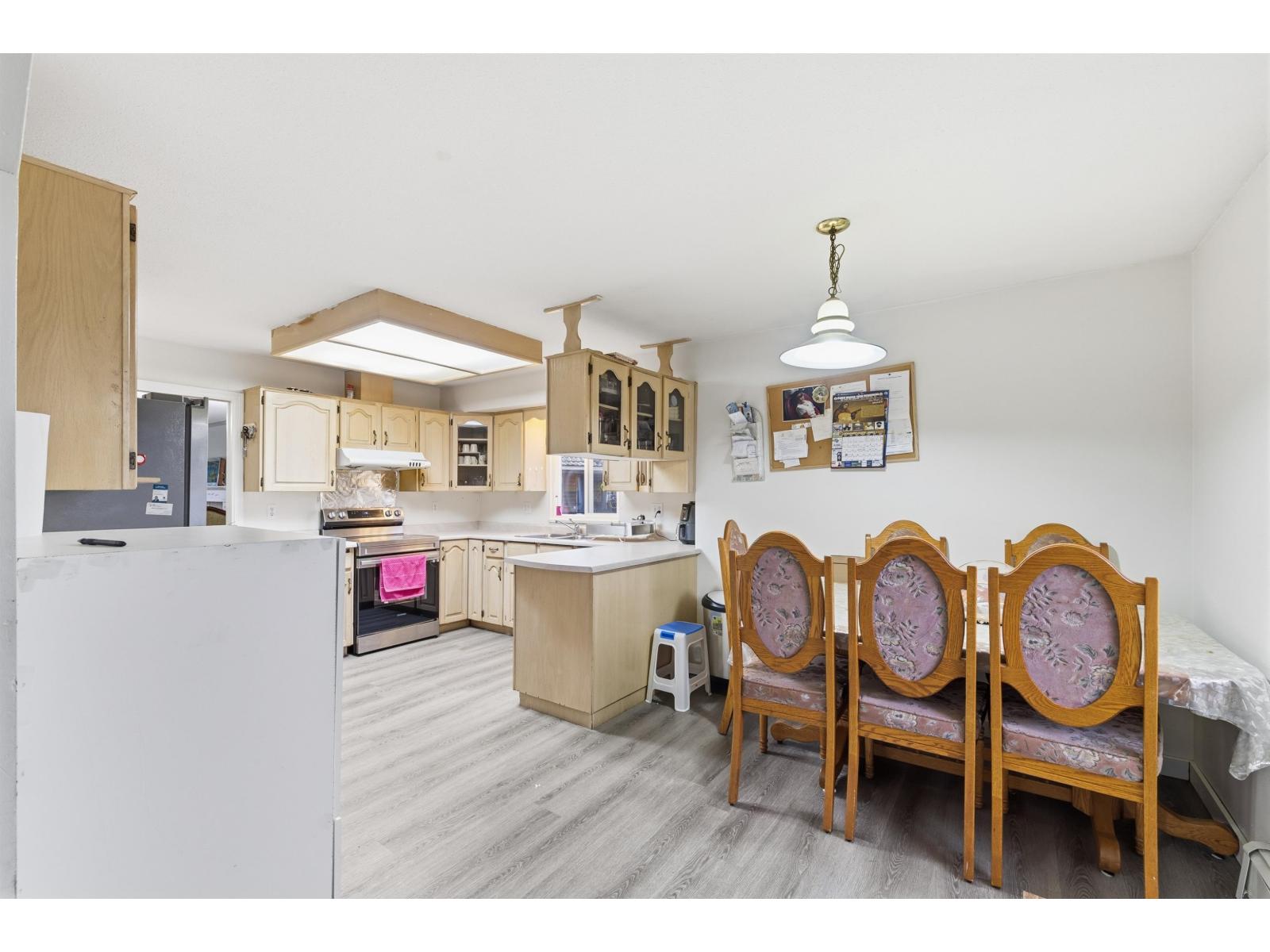 7076 122a Street, Surrey, British Columbia  V3W 4Z8 - Photo 12 - R3081676