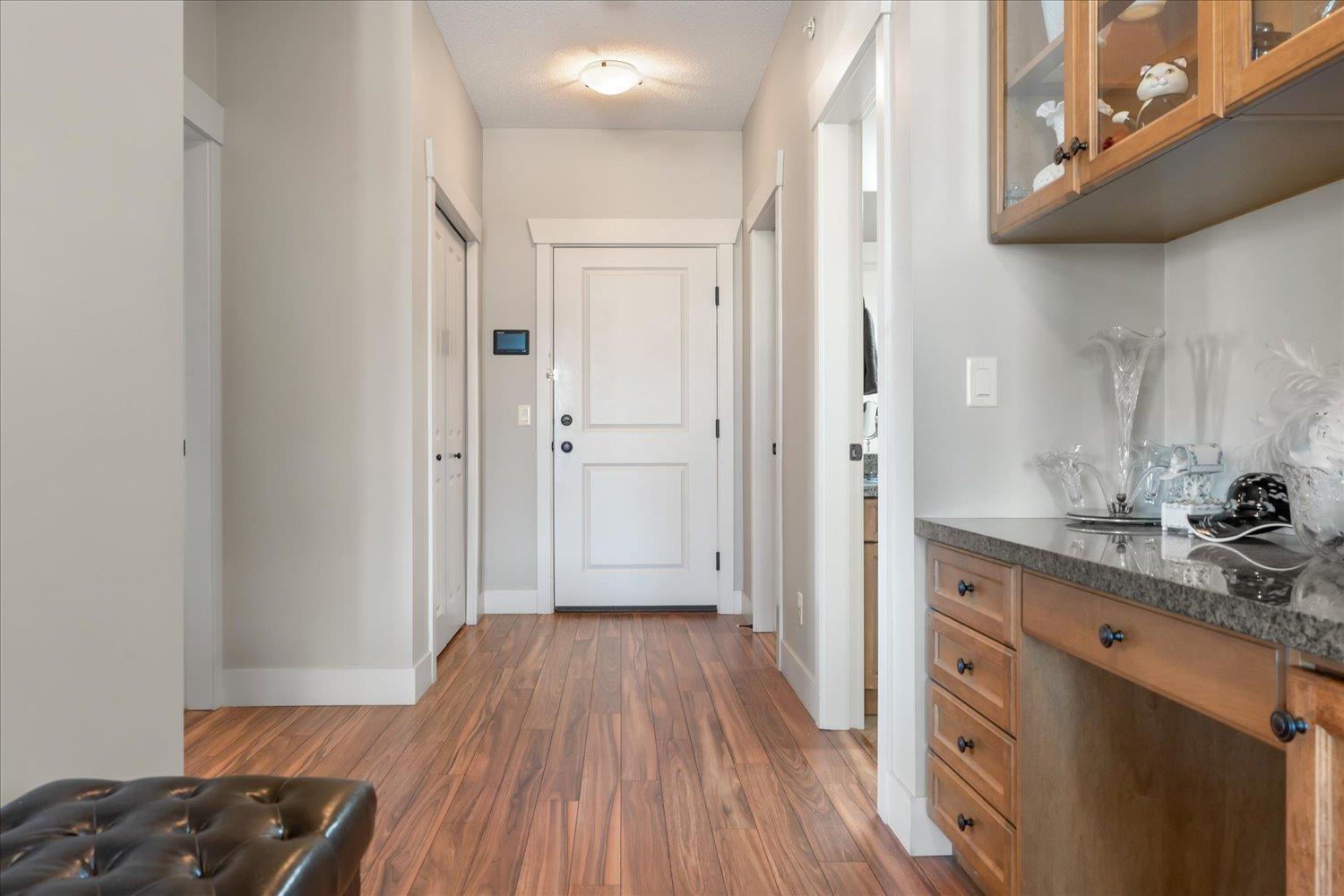 413 45893 Chesterfield Avenue, Chilliwack Downtown, Chilliwack, British Columbia  V2P 1M5 - Photo 3 - R3080938