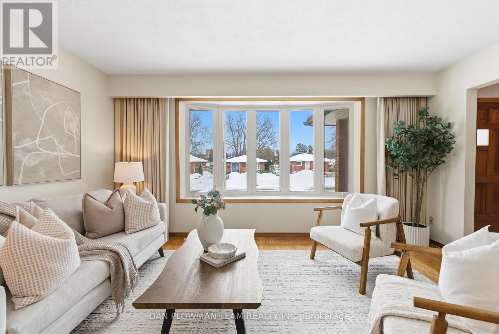 268 Nipigon Street, Oshawa, Ontario  L1J 4N7 - Photo 3 - E12749226