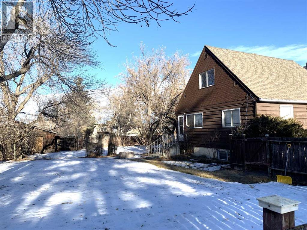 7616 34 Avenue Nw, Calgary, Alberta  T3B 1N6 - Photo 4 - A2281657