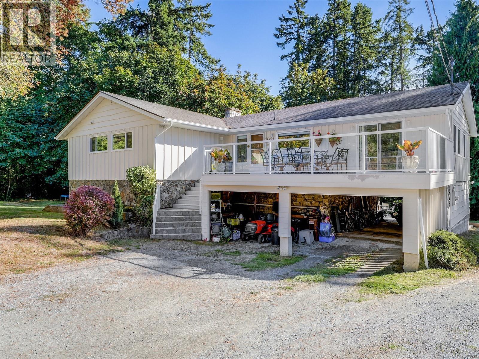 1021 Tatlow Rd, North Saanich, British Columbia