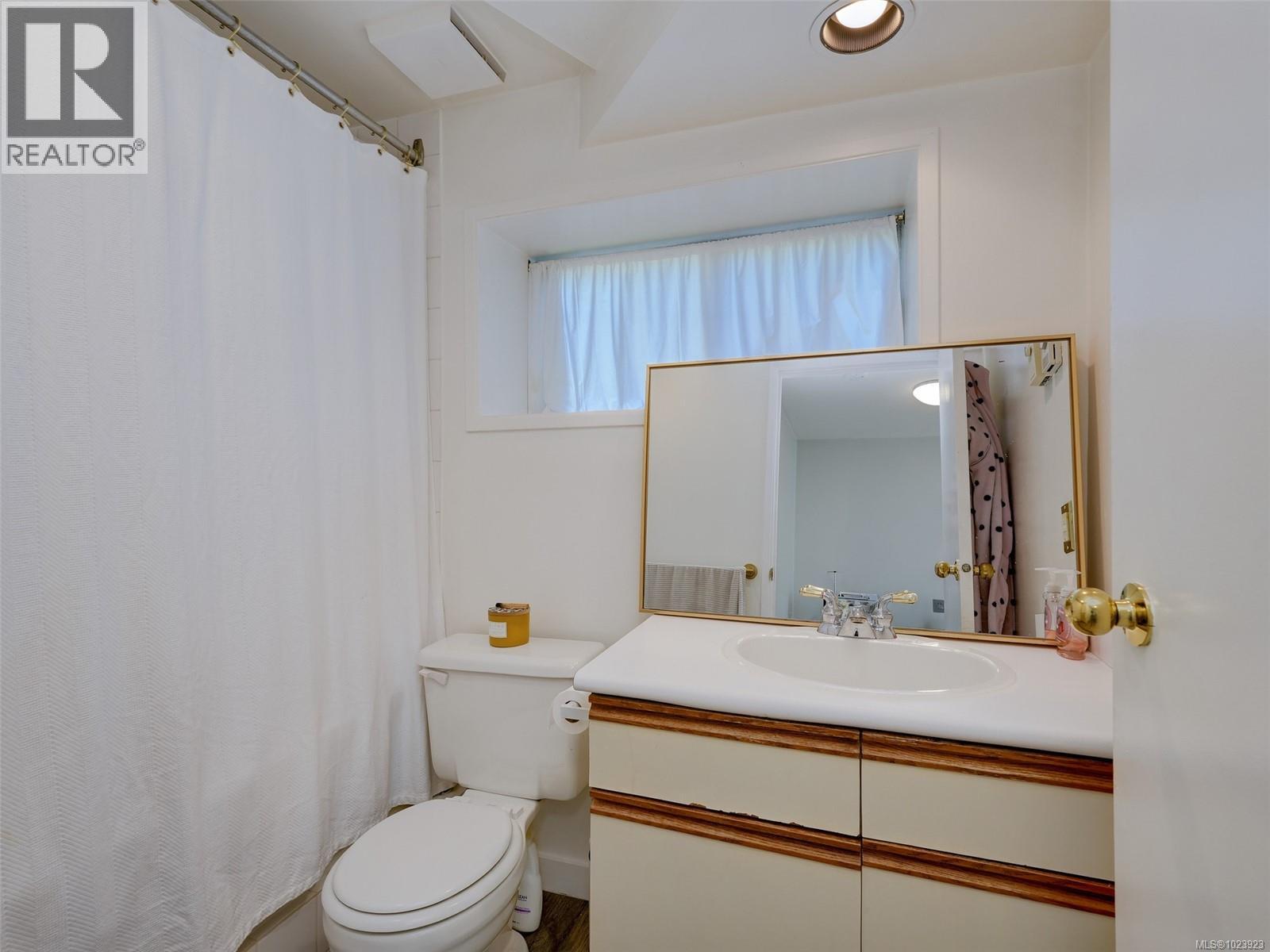 1021 Tatlow Rd, North Saanich, British Columbia  V8L 5P3 - Photo 14 - 1023923