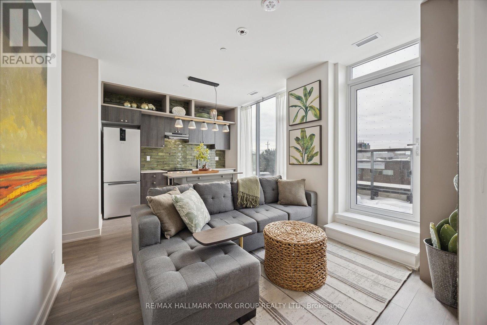 302 - 705 Davis Drive, Newmarket, Ontario  L3Y 0J1 - Photo 4 - N12749208