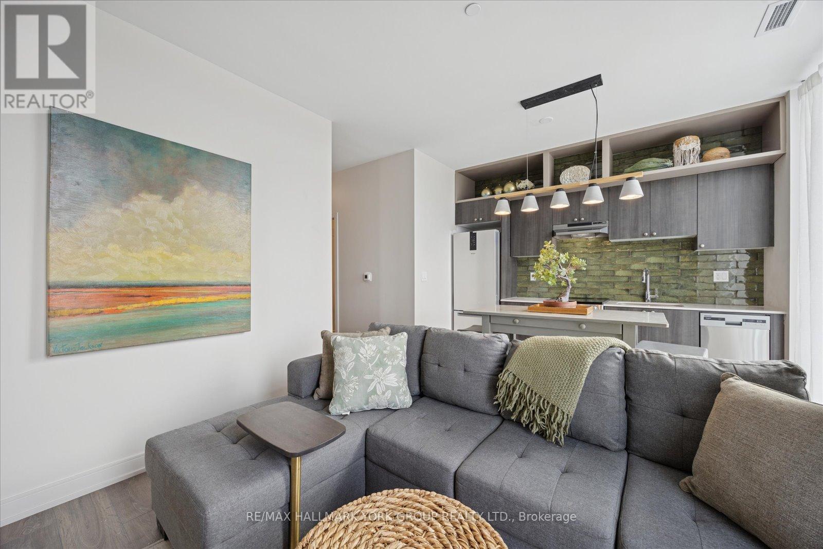 302 - 705 Davis Drive, Newmarket, Ontario  L3Y 0J1 - Photo 6 - N12749208