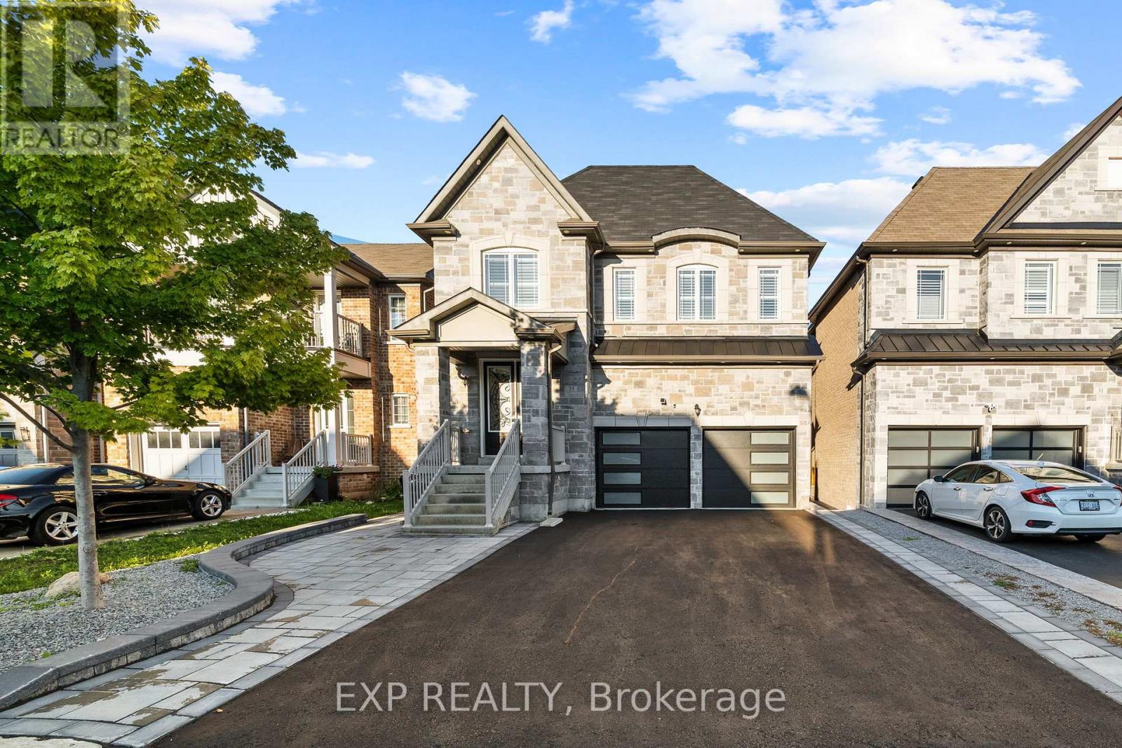 35 TYNDALL DRIVE, Bradford West Gwillimbury, Ontario