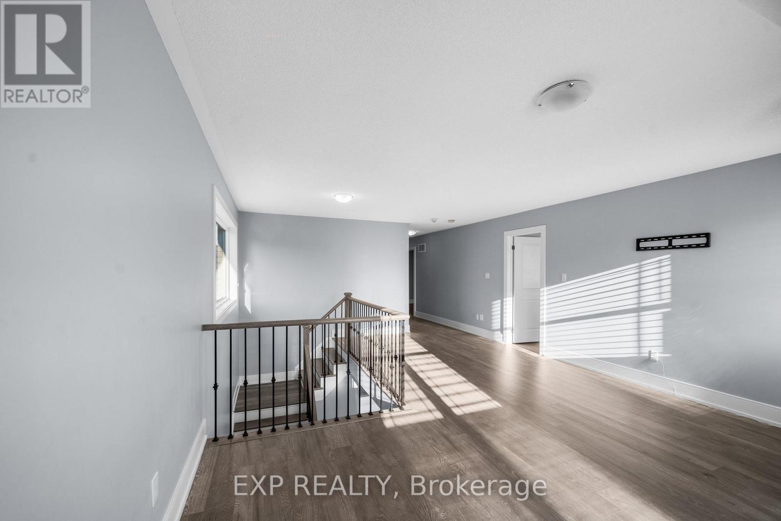 35 Tyndall Drive, Bradford West Gwillimbury, Ontario  L3Z 4G6 - Photo 21 - N12749222