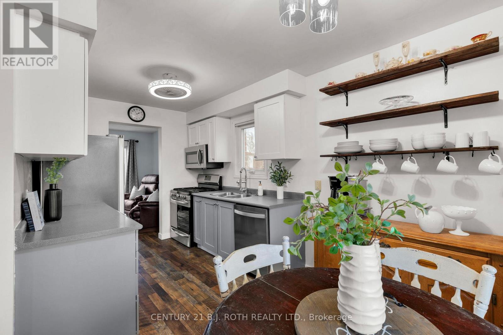 27 Golds Crescent, Barrie, Ontario  L4N 8R5 - Photo 13 - S12677160