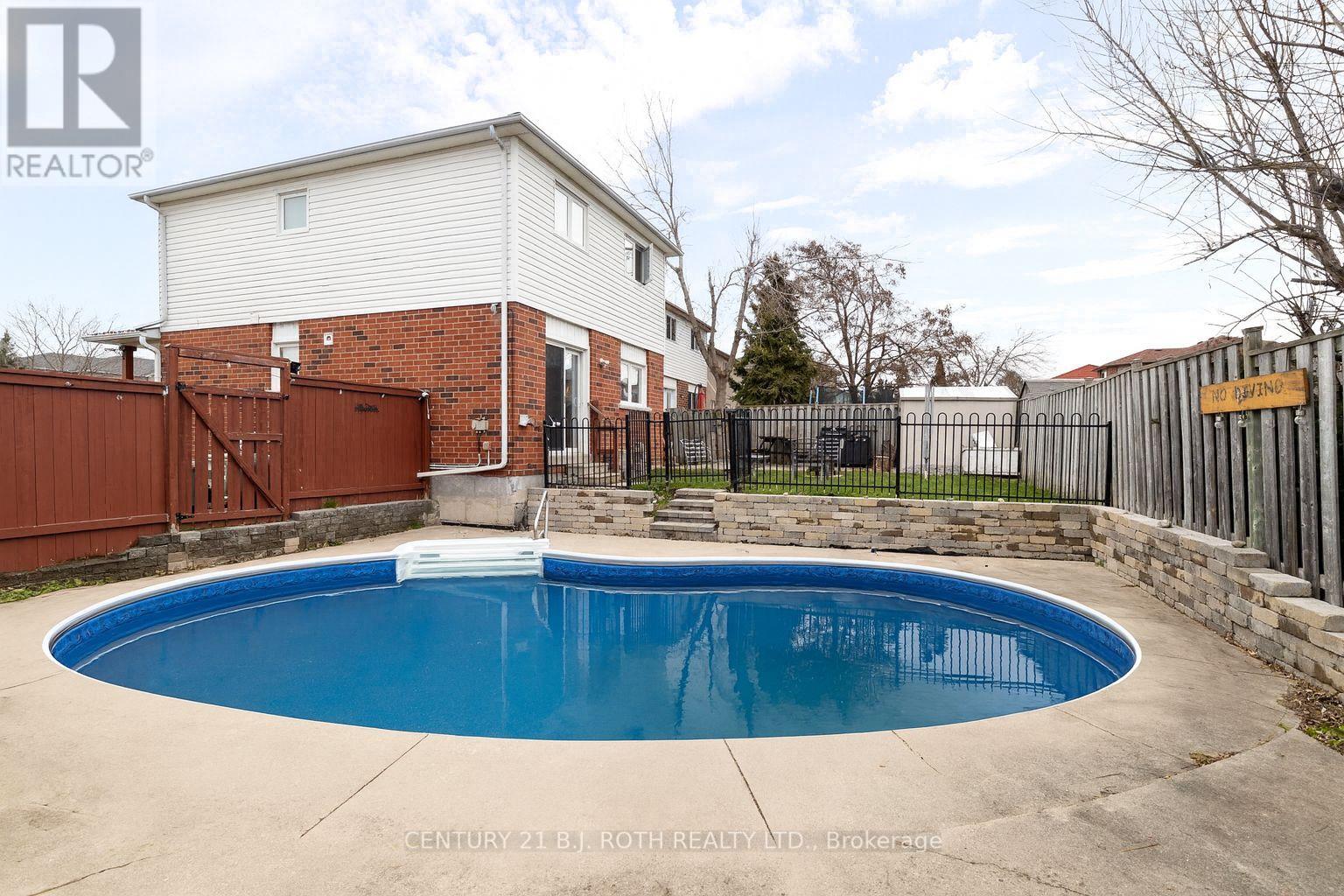 27 GOLDS CRESCENT, Barrie, Ontario
