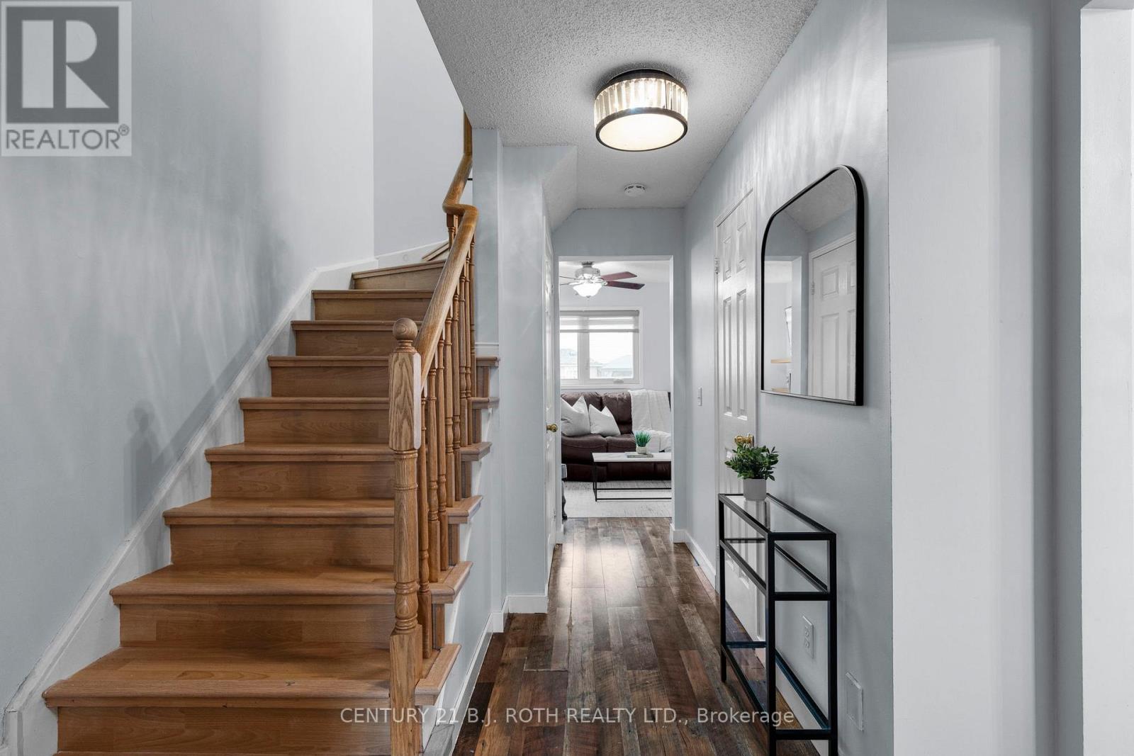 27 Golds Crescent, Barrie, Ontario  L4N 8R5 - Photo 6 - S12677160