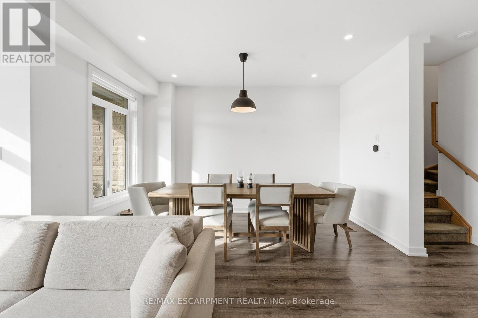 44 - 590 North Service Road, Hamilton, Ontario  L8E 0K5 - Photo 2 - X12716728