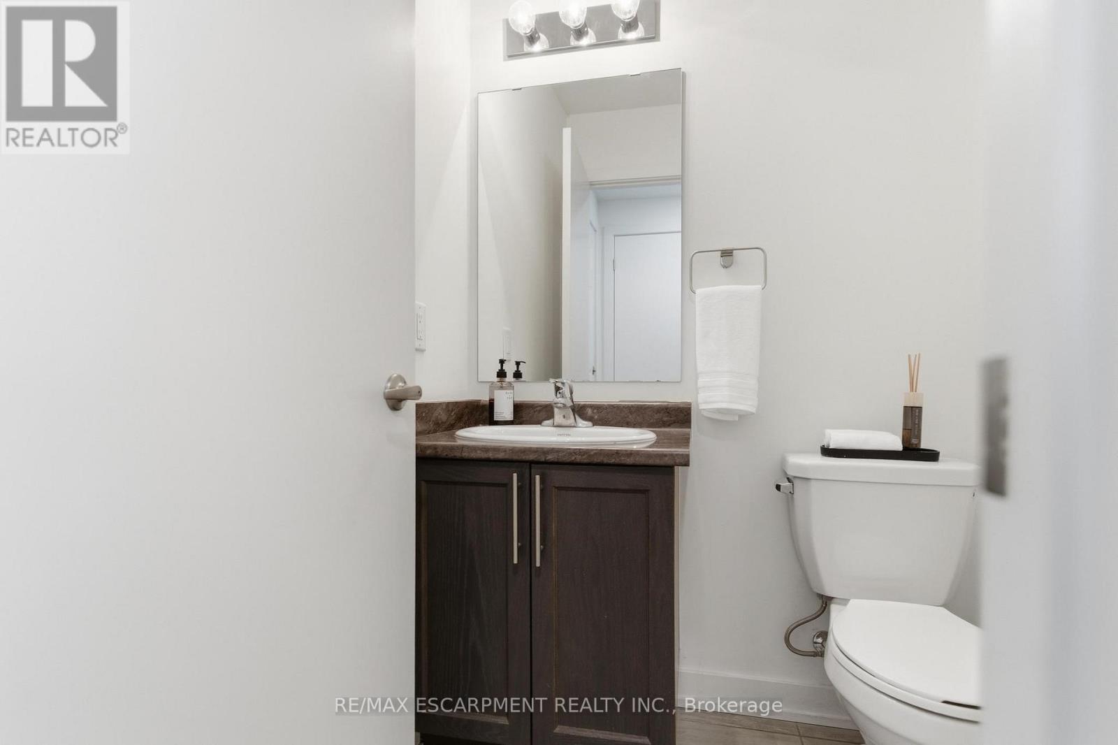 44 - 590 North Service Road, Hamilton, Ontario  L8E 0K5 - Photo 17 - X12716728