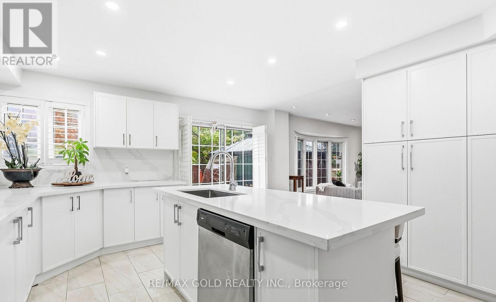 343 Bristol Road E, Mississauga, Ontario  L4Z 3V6 - Photo 12 - W12749194