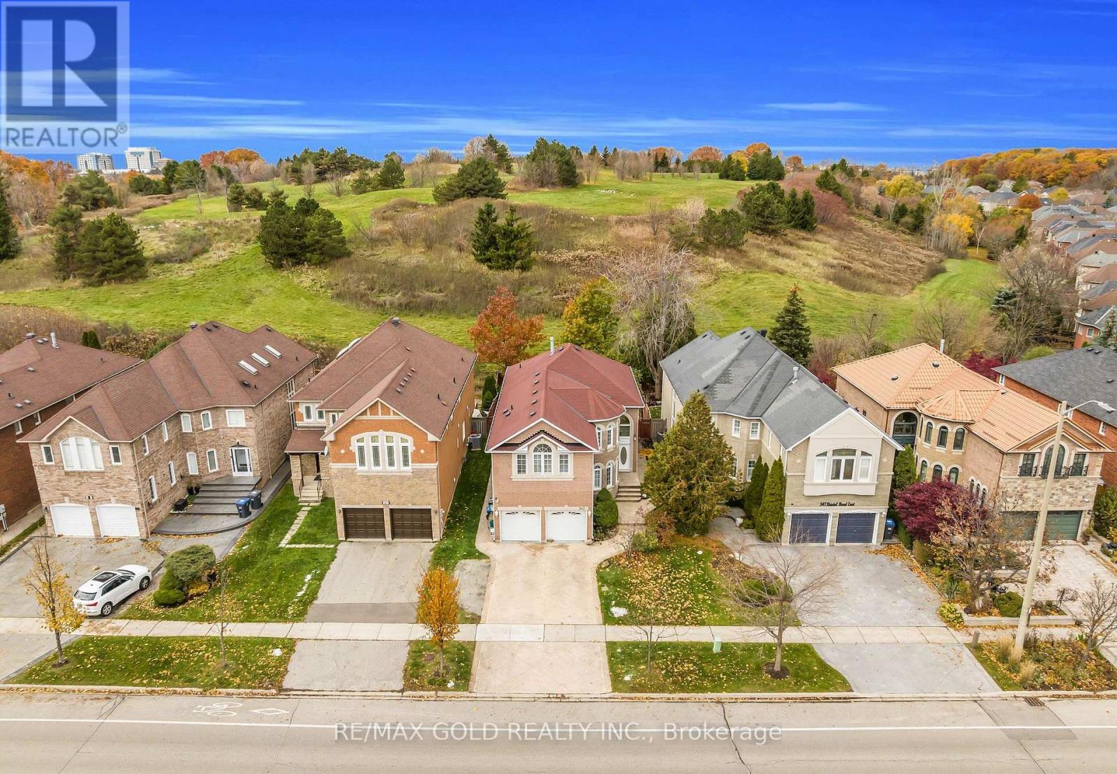 343 Bristol Road E, Mississauga, Ontario  L4Z 3V6 - Photo 3 - W12749194