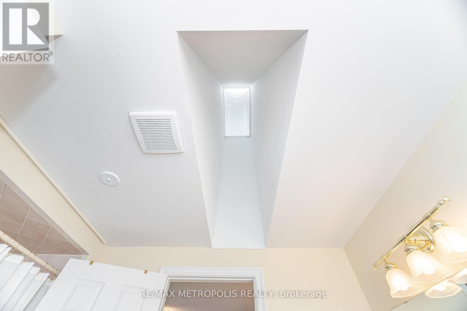 8 - 2390 Woodward Avenue, Burlington, Ontario  L7R 1T9 - Photo 28 - W12749232