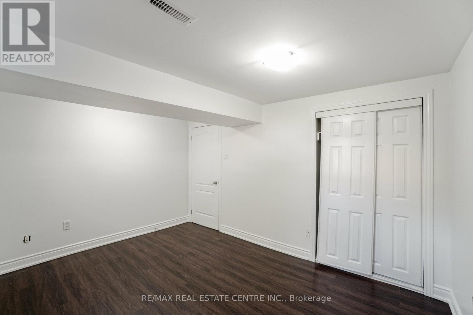 2 - 32 Mount Pleasant Drive, Brampton, Ontario  L6Z 1K2 - Photo 14 - W12749240