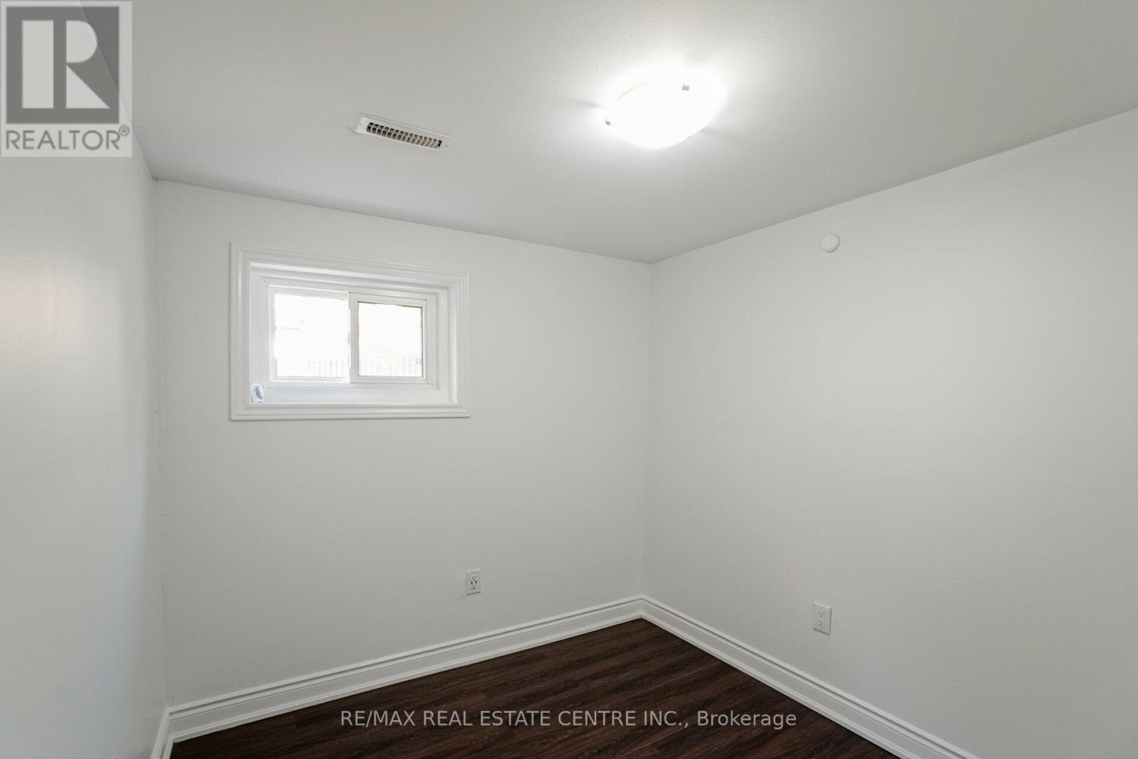 2 - 32 Mount Pleasant Drive, Brampton, Ontario  L6Z 1K2 - Photo 18 - W12749240