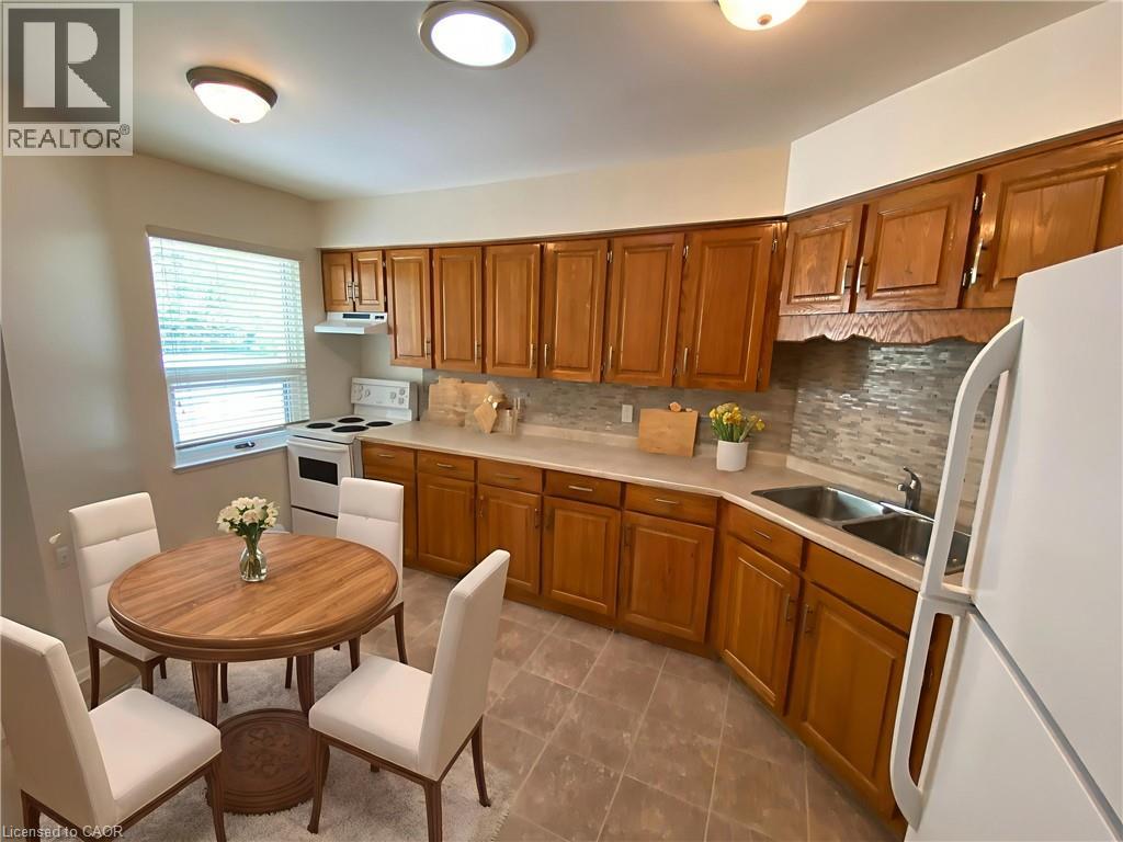 1 Szollosy Circle, Hamilton, Ontario  L9B 1T8 - Photo 6 - 40766656