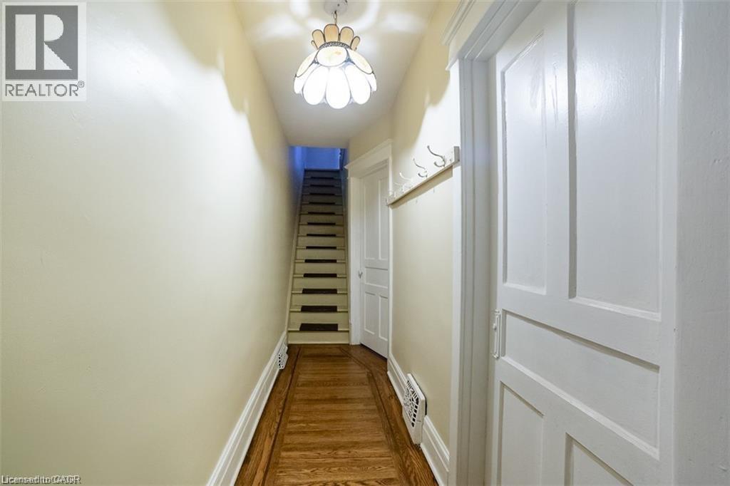 238 Kensington Avenue N Unit# Upper, Hamilton, Ontario  L8L 7N9 - Photo 5 - 40801770