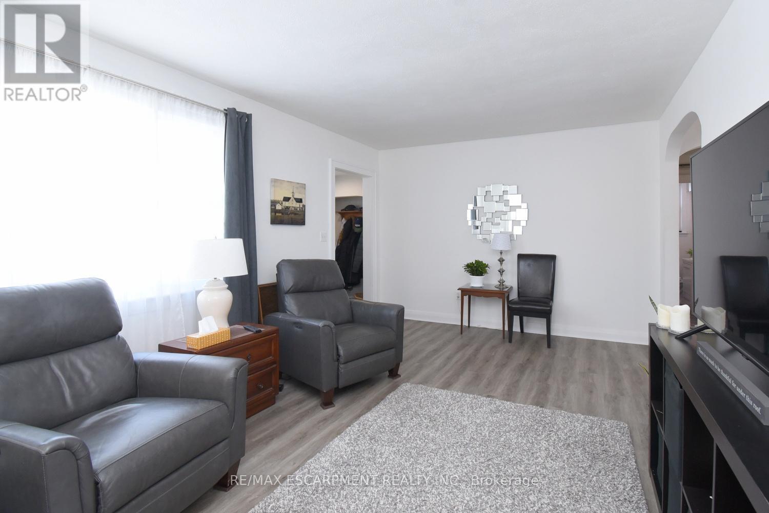 411 Ross Avenue, Haldimand, Ontario  N1A 2S2 - Photo 9 - X12749264