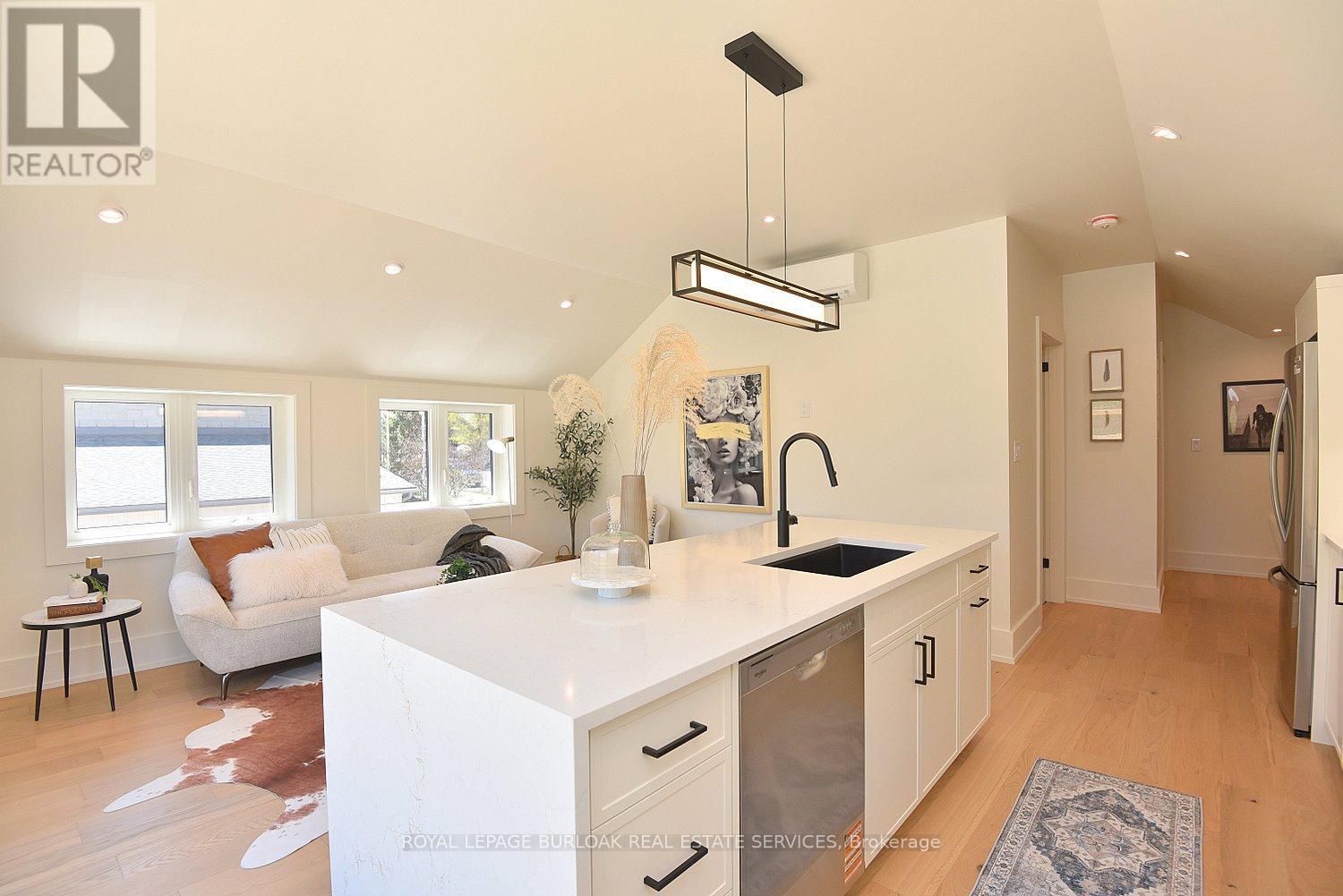 202 - 284 Wilson Street E, Hamilton, Ontario  L9G 2B9 - Photo 10 - X12749270