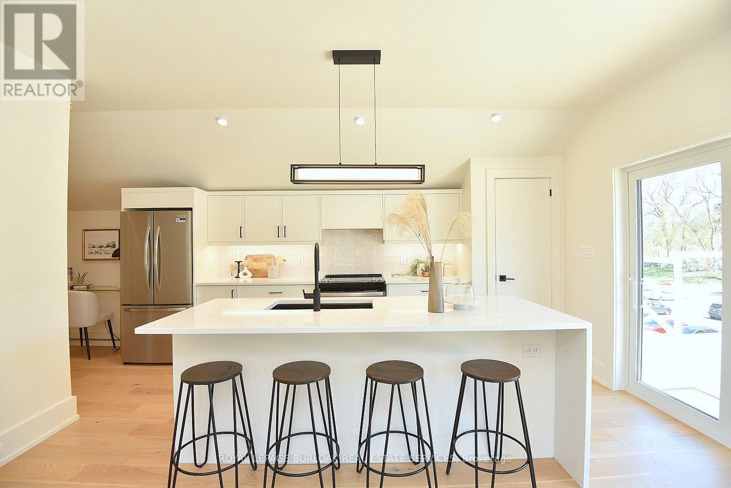 202 - 284 Wilson Street E, Hamilton, Ontario  L9G 2B9 - Photo 12 - X12749270